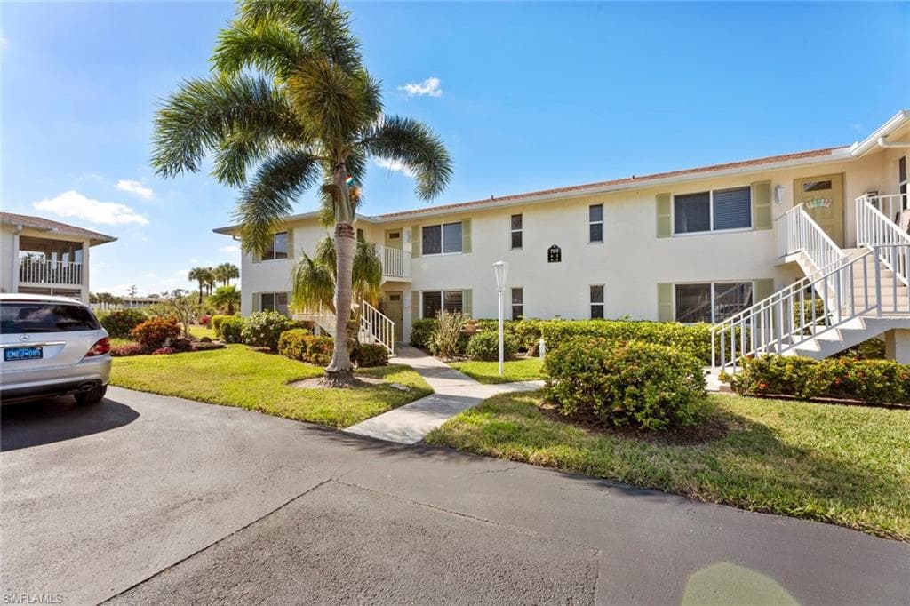 701 Teryl Rd 4, Naples, FL 34112-8