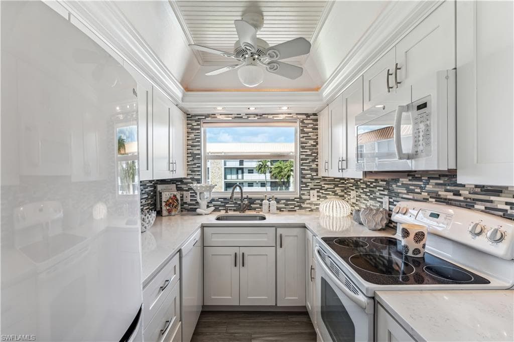 2900 Gulf Shore Blvd N 312, Naples, FL 34103-16