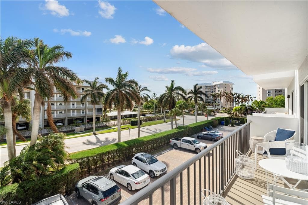 2900 Gulf Shore Blvd N 312, Naples, FL 34103-24