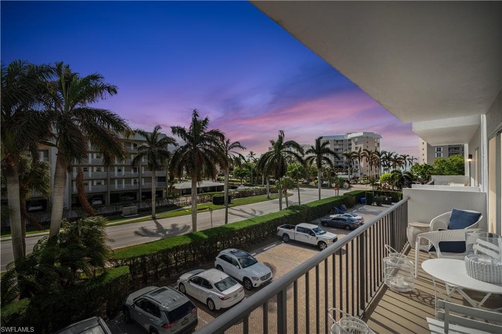 2900 Gulf Shore Blvd N 312, Naples, FL 34103-25
