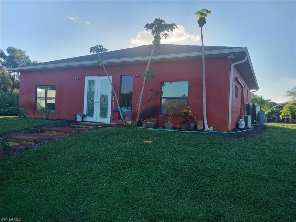 760 12th St NE, Naples, FL 34120-10