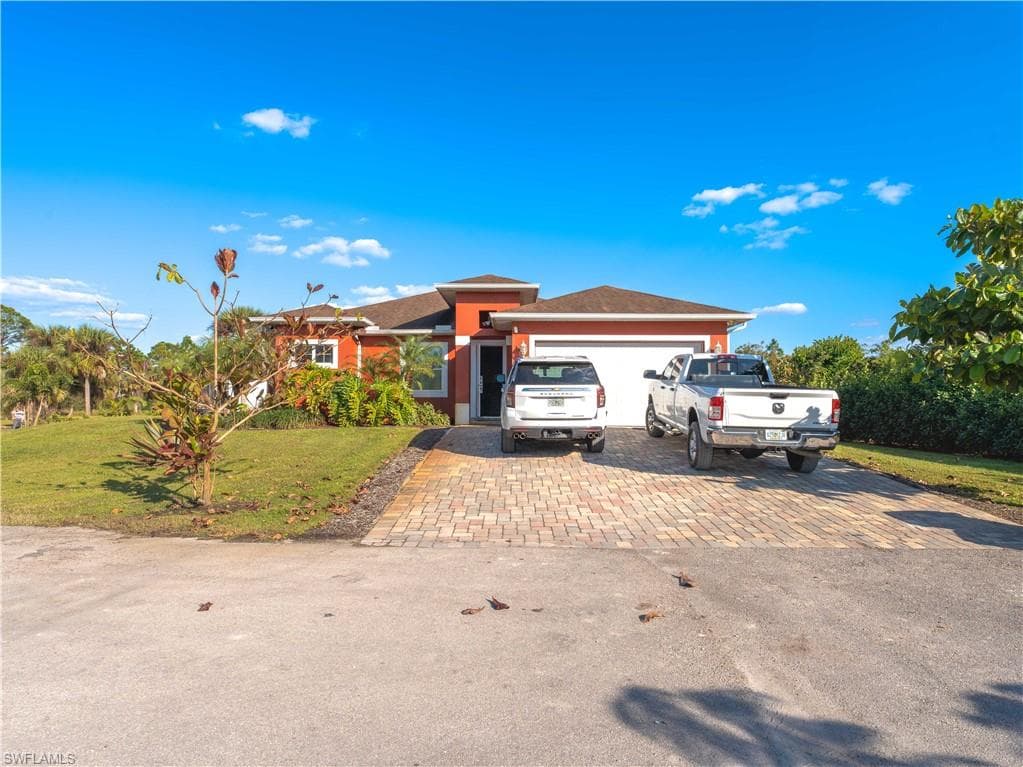 760 12th St NE, Naples, FL 34120-24