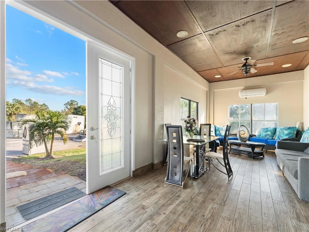 760 12th St NE, Naples, FL 34120-27