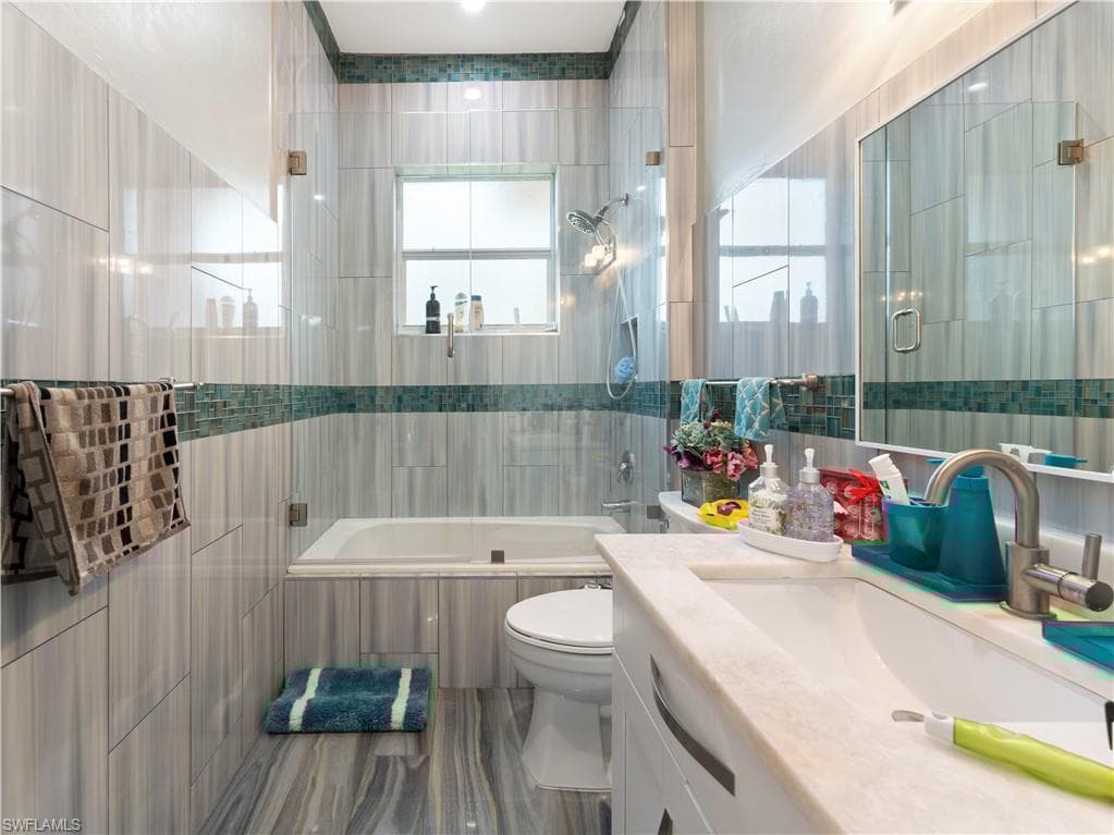 760 12th St NE, Naples, FL 34120-28