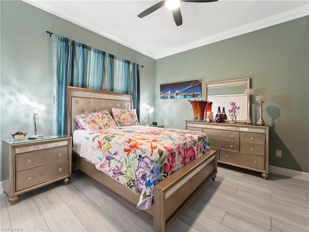 760 12th St NE, Naples, FL 34120-29