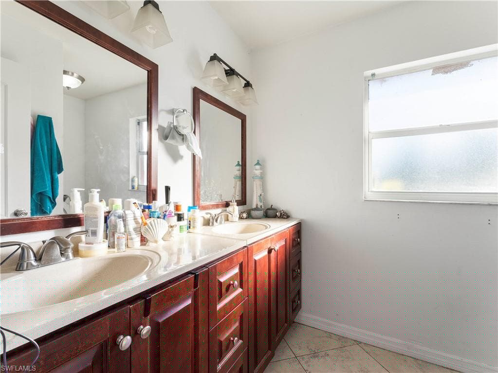 760 12th St NE, Naples, FL 34120-37