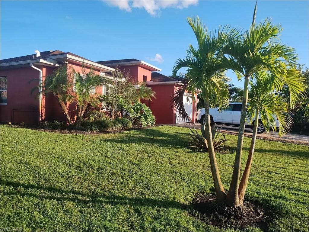 760 12th St NE, Naples, FL 34120-3