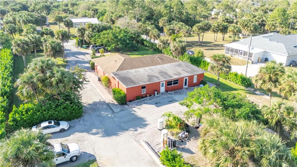 760 12th St NE, Naples, FL 34120-7