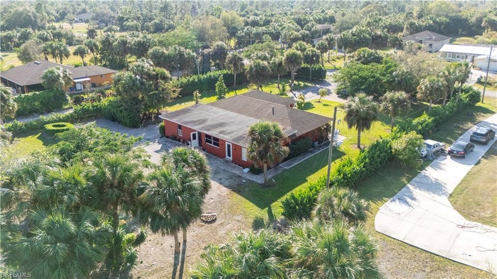 760 12th St NE, Naples, FL 34120-8