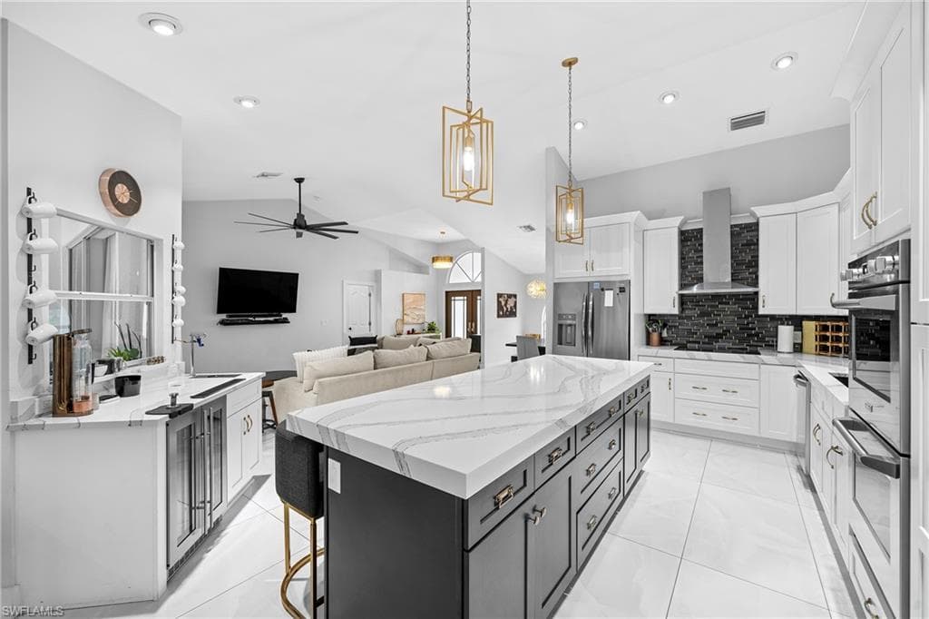 8139 Las Palmas Way, Naples, FL 34109-10