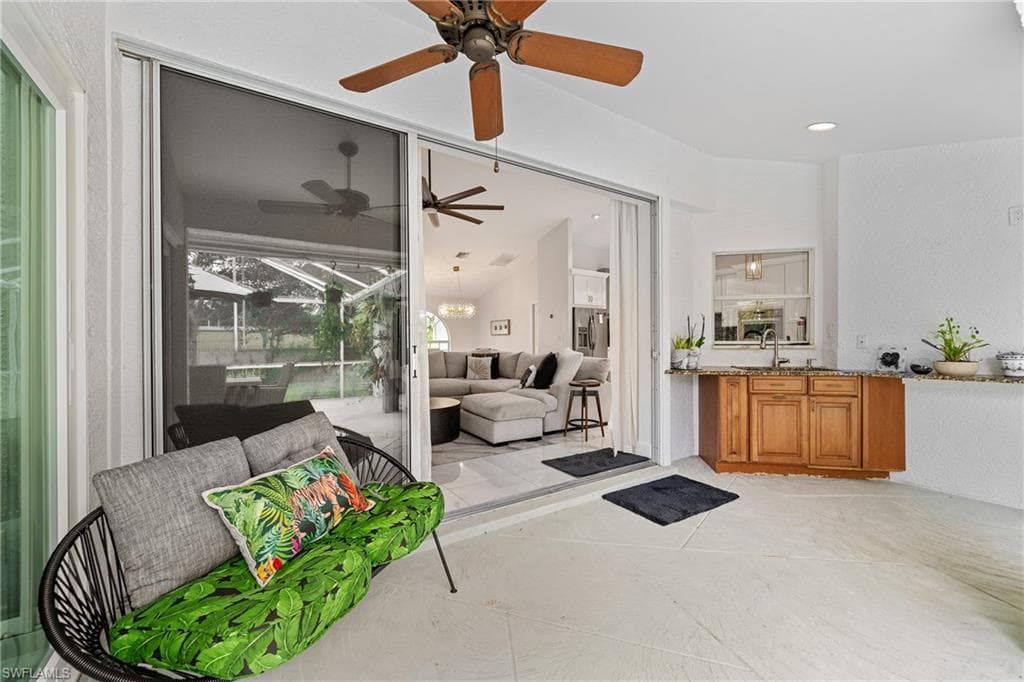 8139 Las Palmas Way, Naples, FL 34109-22