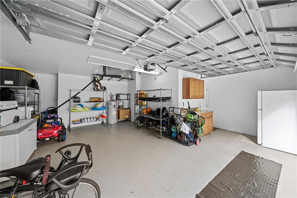8139 Las Palmas Way, Naples, FL 34109-34