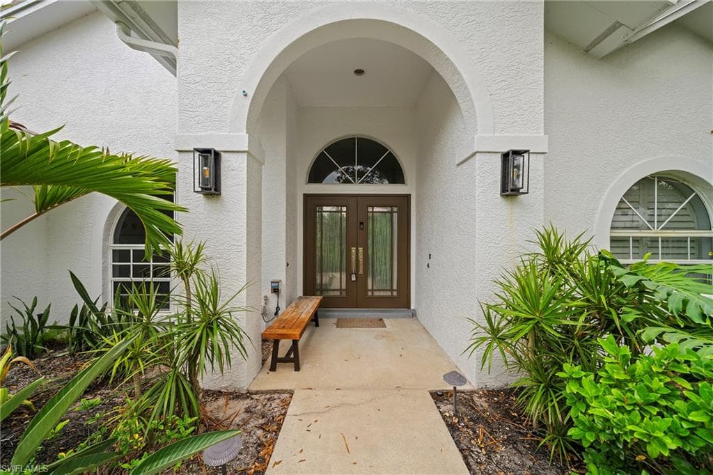 8139 Las Palmas Way, Naples, FL 34109-36