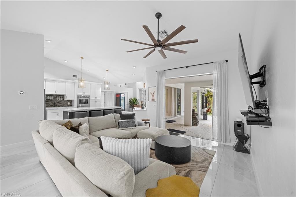 8139 Las Palmas Way, Naples, FL 34109-7