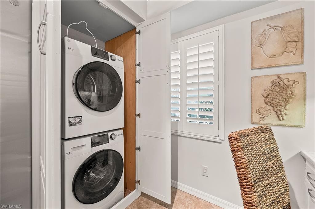 4155 Crayton Rd 107, Naples, FL 34103-18