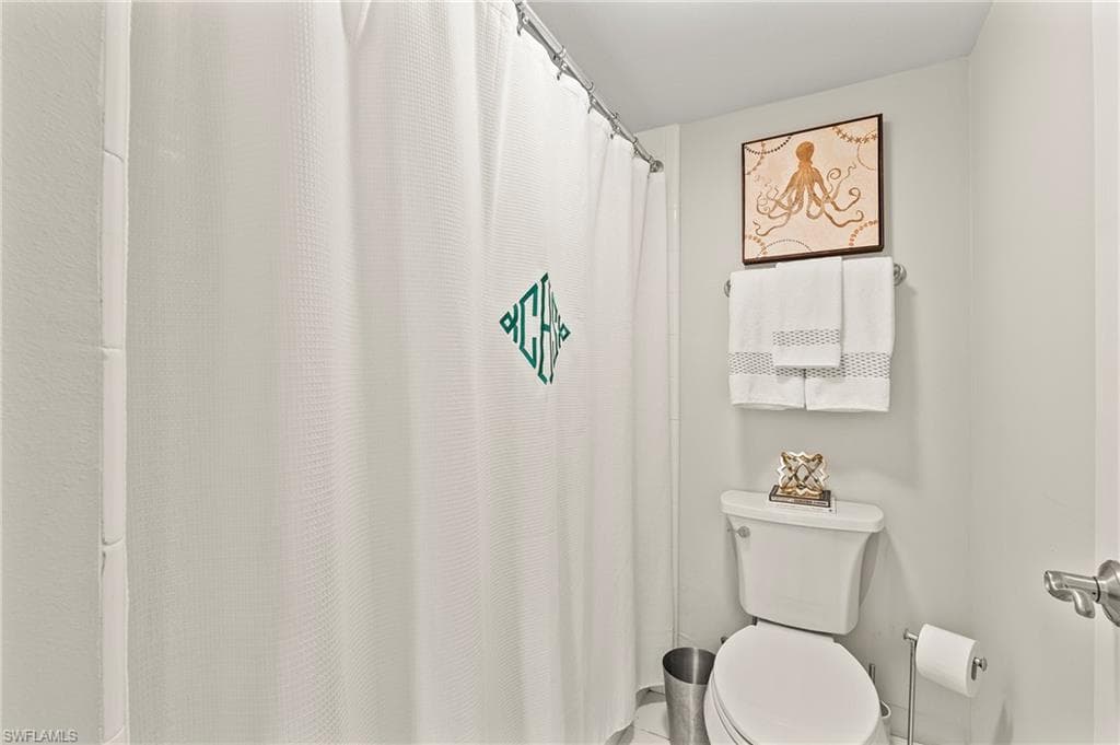 4155 Crayton Rd 107, Naples, FL 34103-29