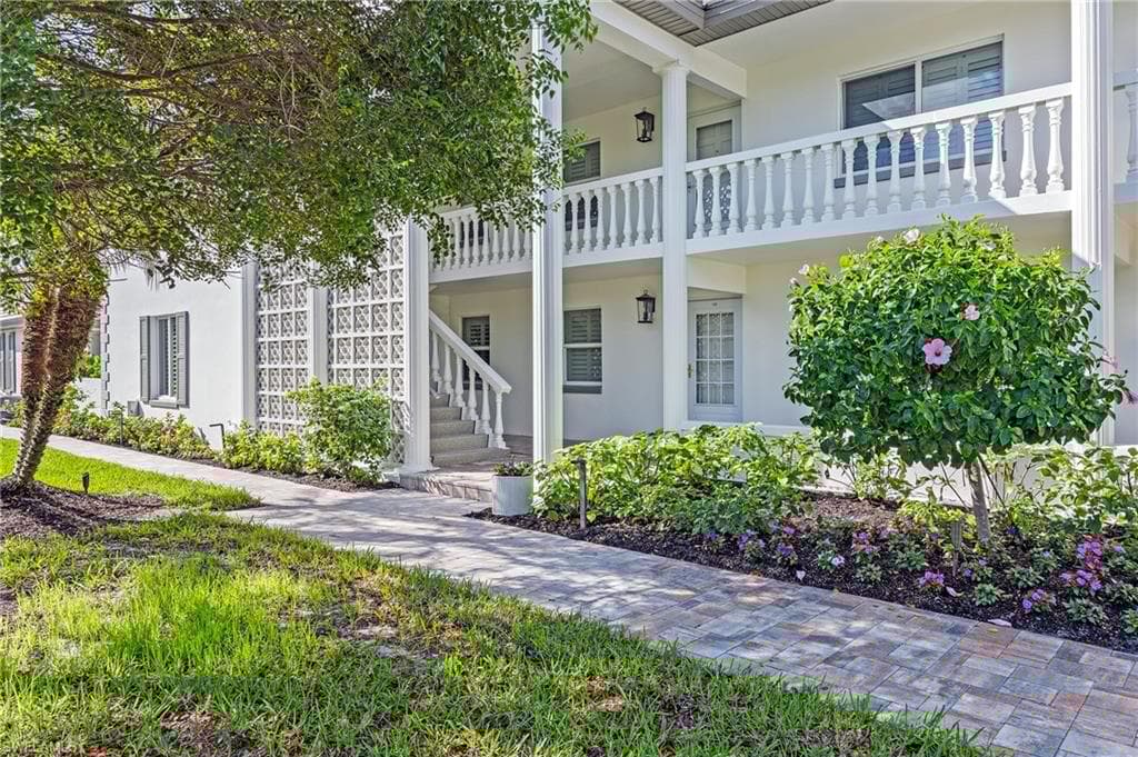 4155 Crayton Rd 107, Naples, FL 34103-32