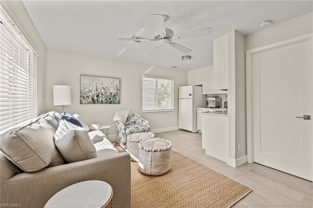 4155 Crayton Rd 107, Naples, FL 34103-38
