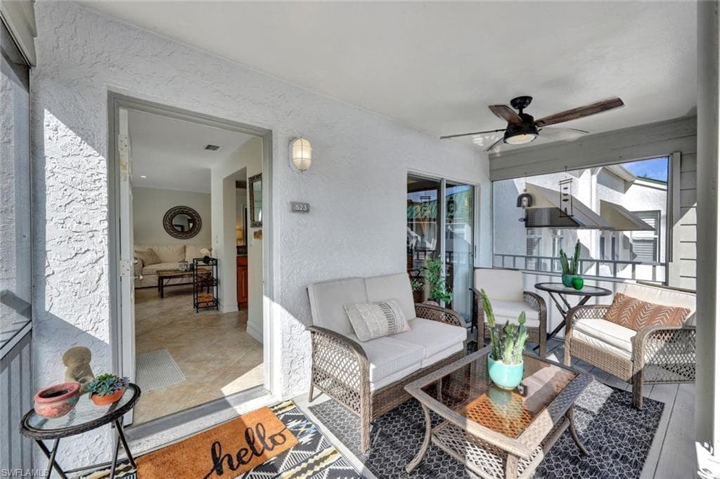 523 Club Side Dr 2-523, Naples, FL 34110-4
