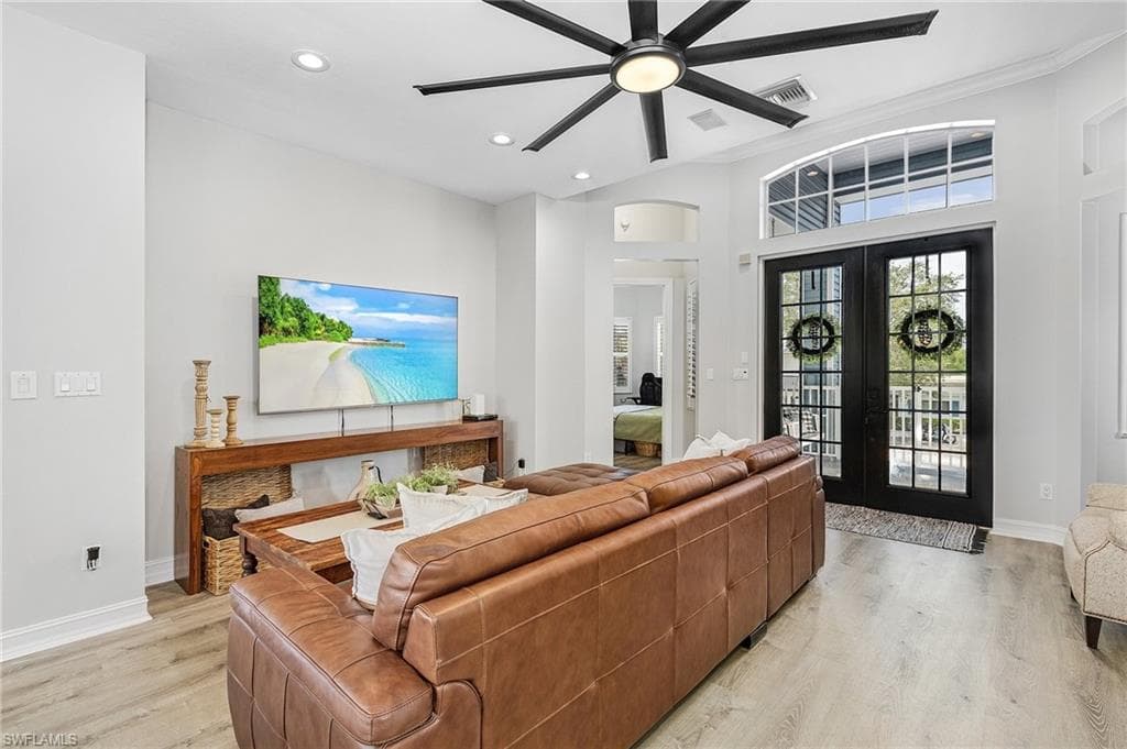 2917 Poplar St, Naples, FL 34112-9