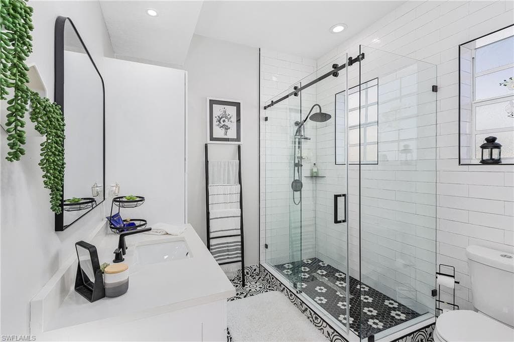 2917 Poplar St, Naples, FL 34112-17