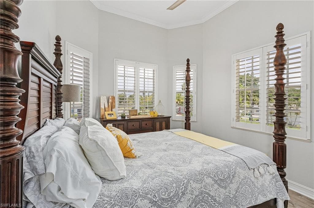 2917 Poplar St, Naples, FL 34112-18