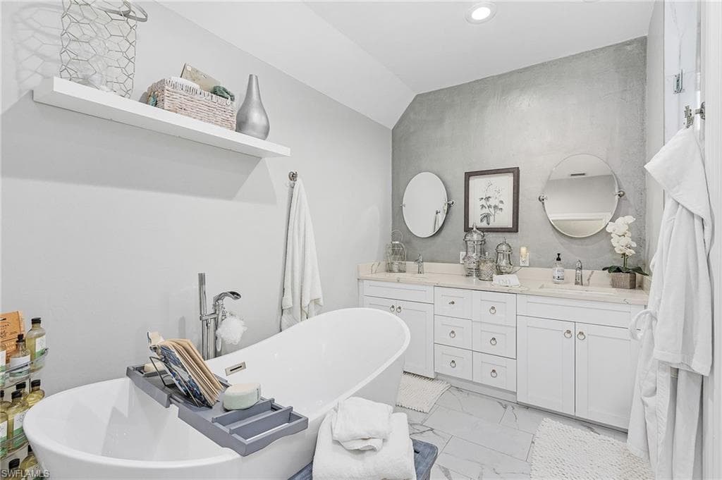 2917 Poplar St, Naples, FL 34112-23