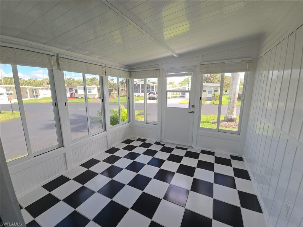 130 Enchanting Blvd E-130, Naples, FL 34112-15