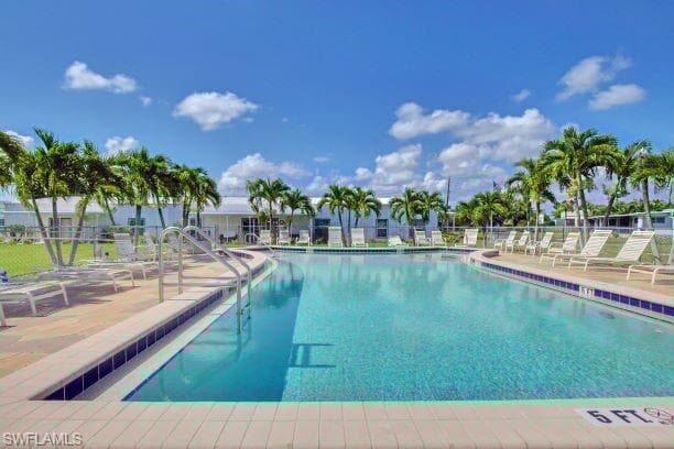 130 Enchanting Blvd E-130, Naples, FL 34112-24