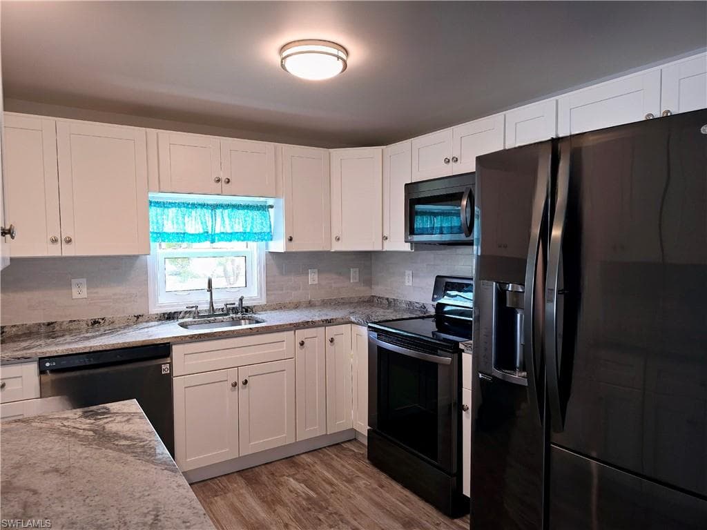 130 Enchanting Blvd E-130, Naples, FL 34112-6