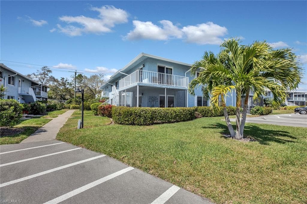 240 Palm Dr 2, Naples, FL 34112-10