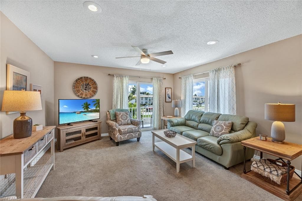 240 Palm Dr 2, Naples, FL 34112-17
