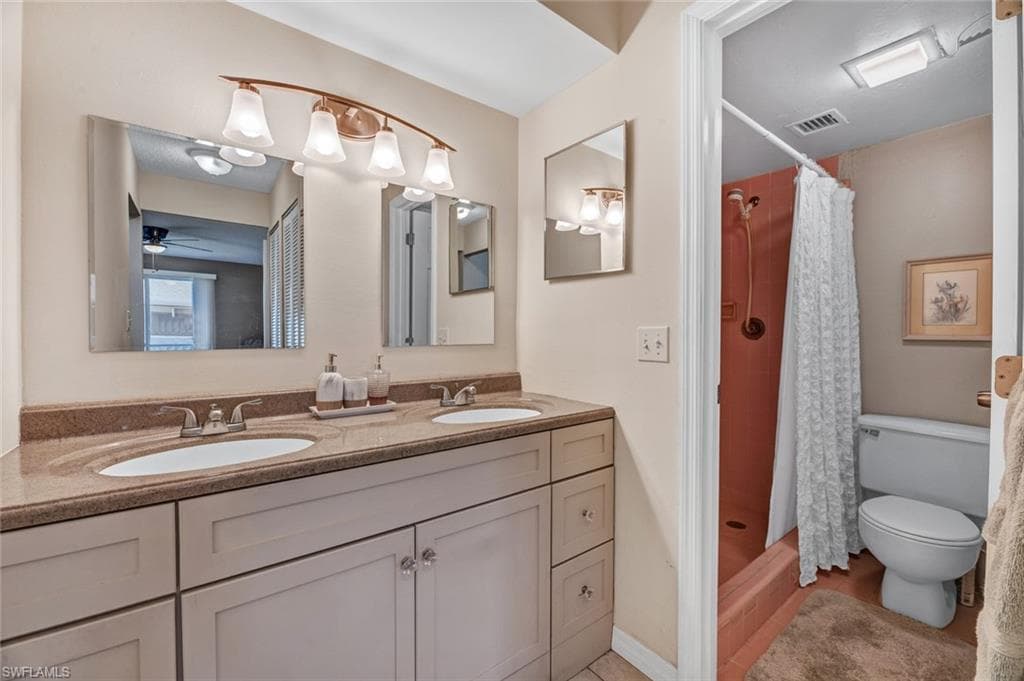 240 Palm Dr 2, Naples, FL 34112-19