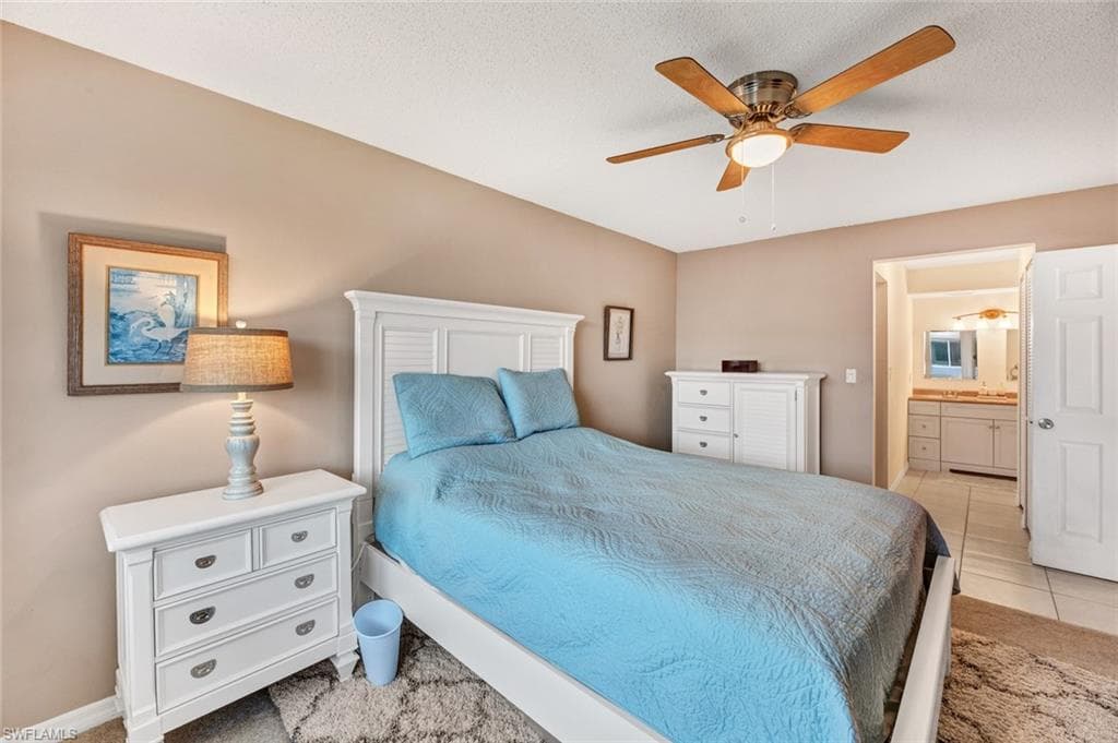 240 Palm Dr 2, Naples, FL 34112-20