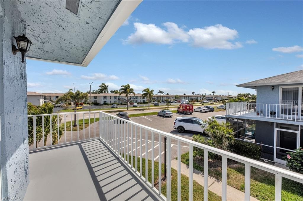240 Palm Dr 2, Naples, FL 34112-25