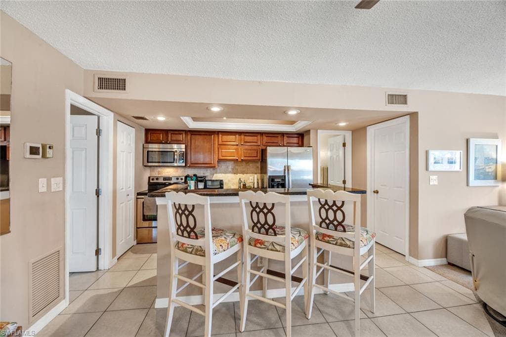 240 Palm Dr 2, Naples, FL 34112-2