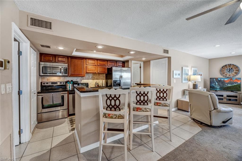 240 Palm Dr 2, Naples, FL 34112-6