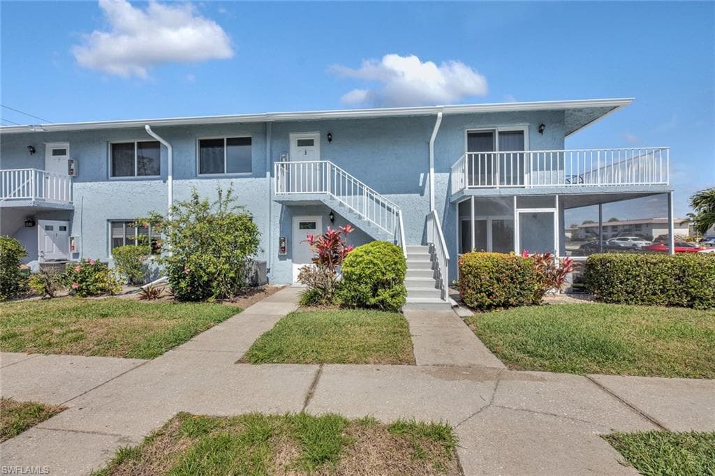 240 Palm Dr 2, Naples, FL 34112-7