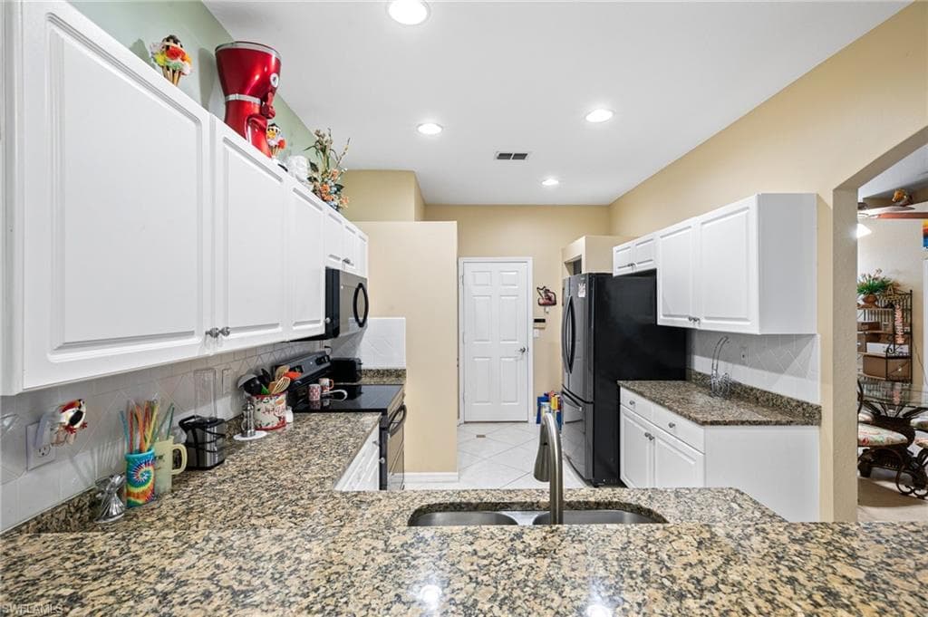 7452 Berkshire Pines Dr, Naples, FL 34104-11