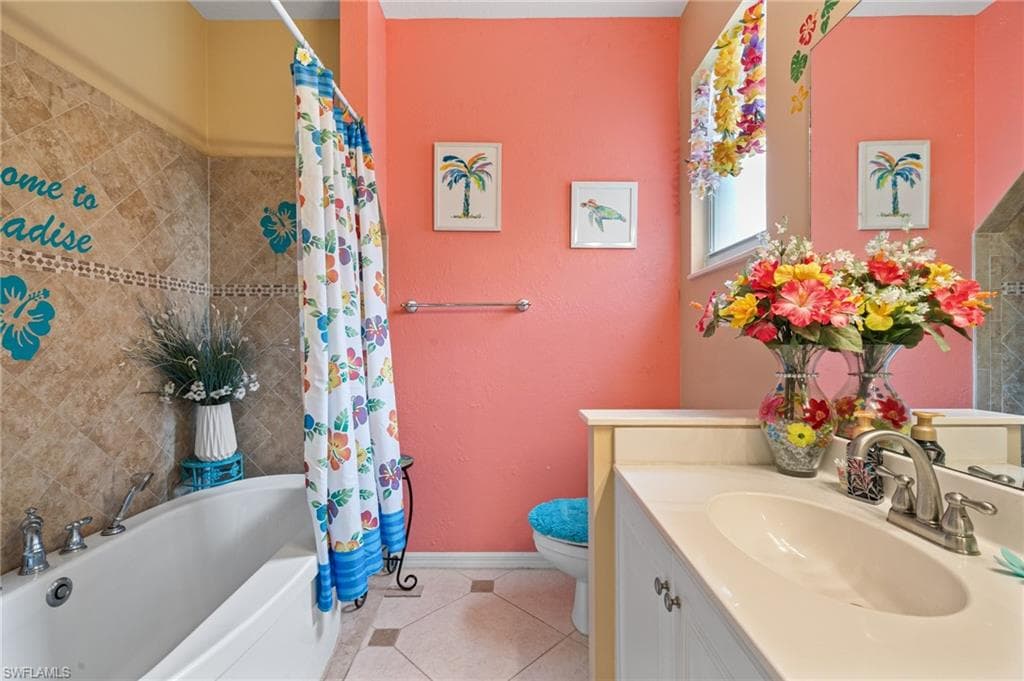 7452 Berkshire Pines Dr, Naples, FL 34104-15