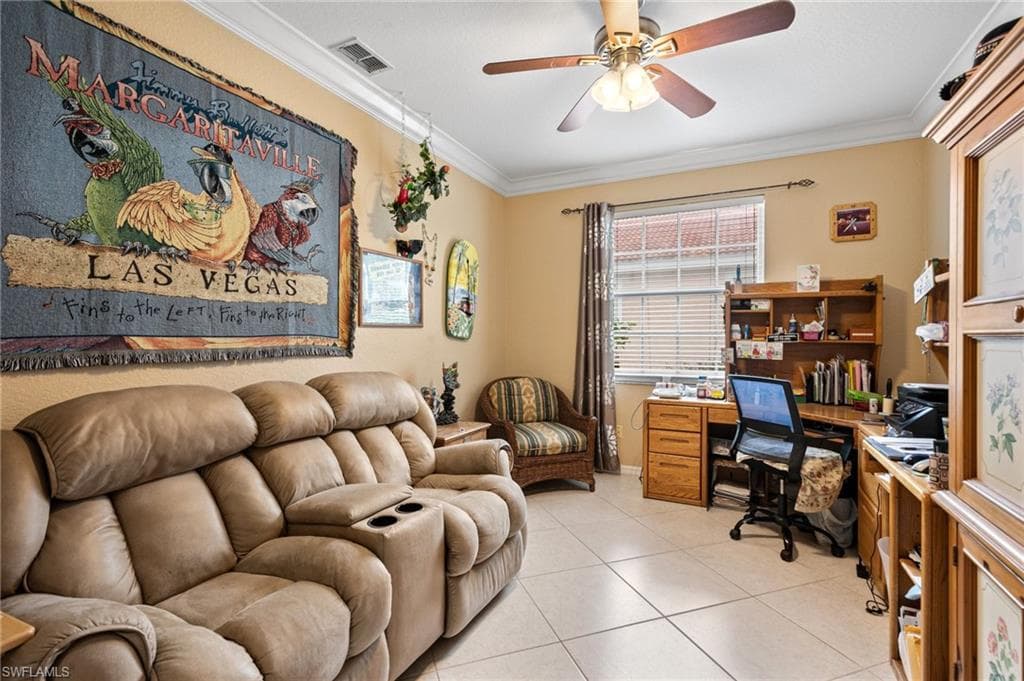 7452 Berkshire Pines Dr, Naples, FL 34104-16