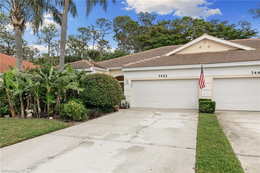 7452 Berkshire Pines Dr, Naples, FL 34104-23