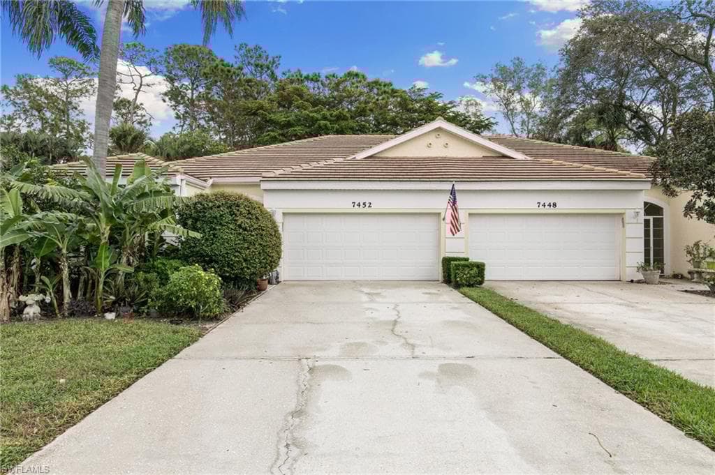 7452 Berkshire Pines Dr, Naples, FL 34104-24