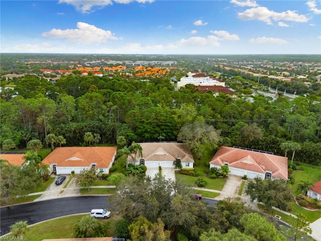 7452 Berkshire Pines Dr, Naples, FL 34104-26