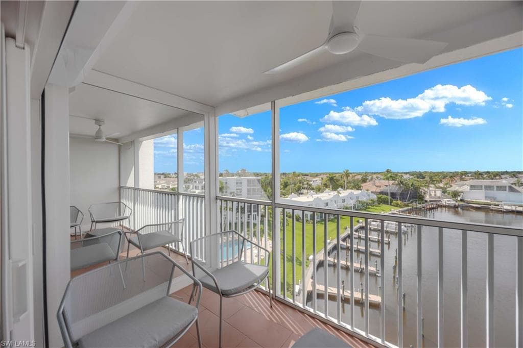300 Park Shore Dr Pha6, Naples, FL 34103-10
