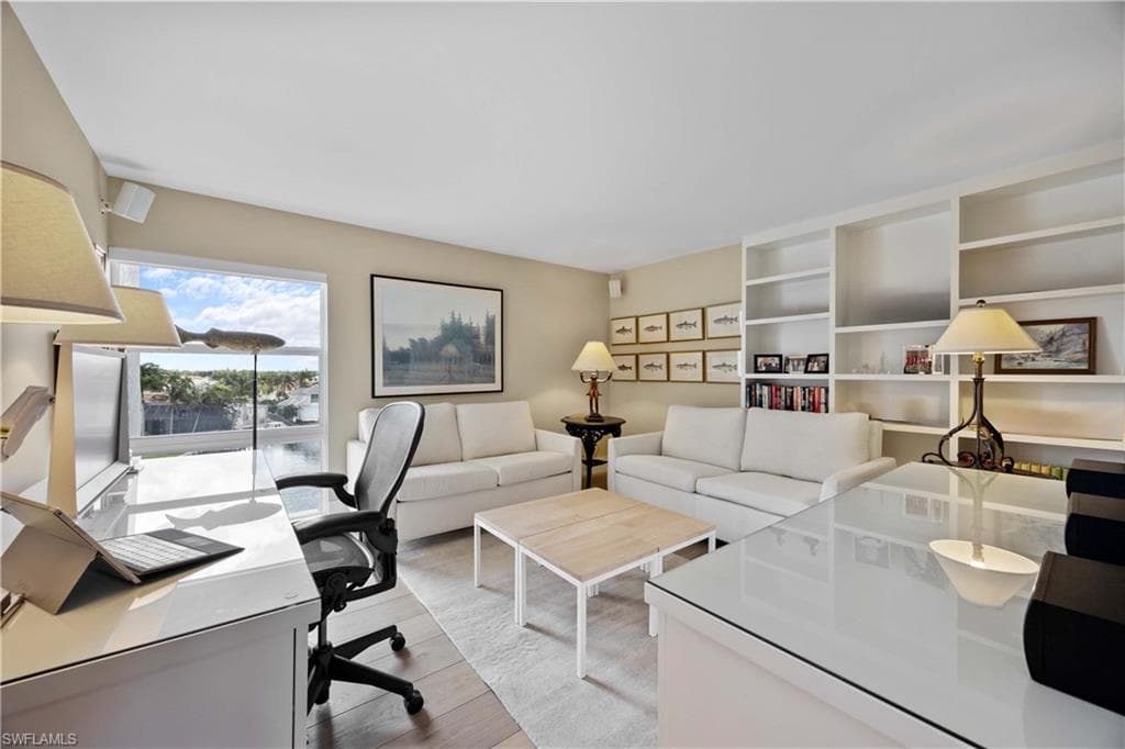 300 Park Shore Dr Pha6, Naples, FL 34103-18