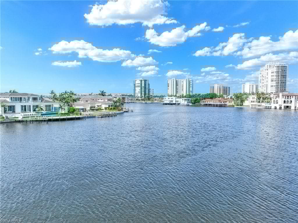 300 Park Shore Dr Pha6, Naples, FL 34103-33