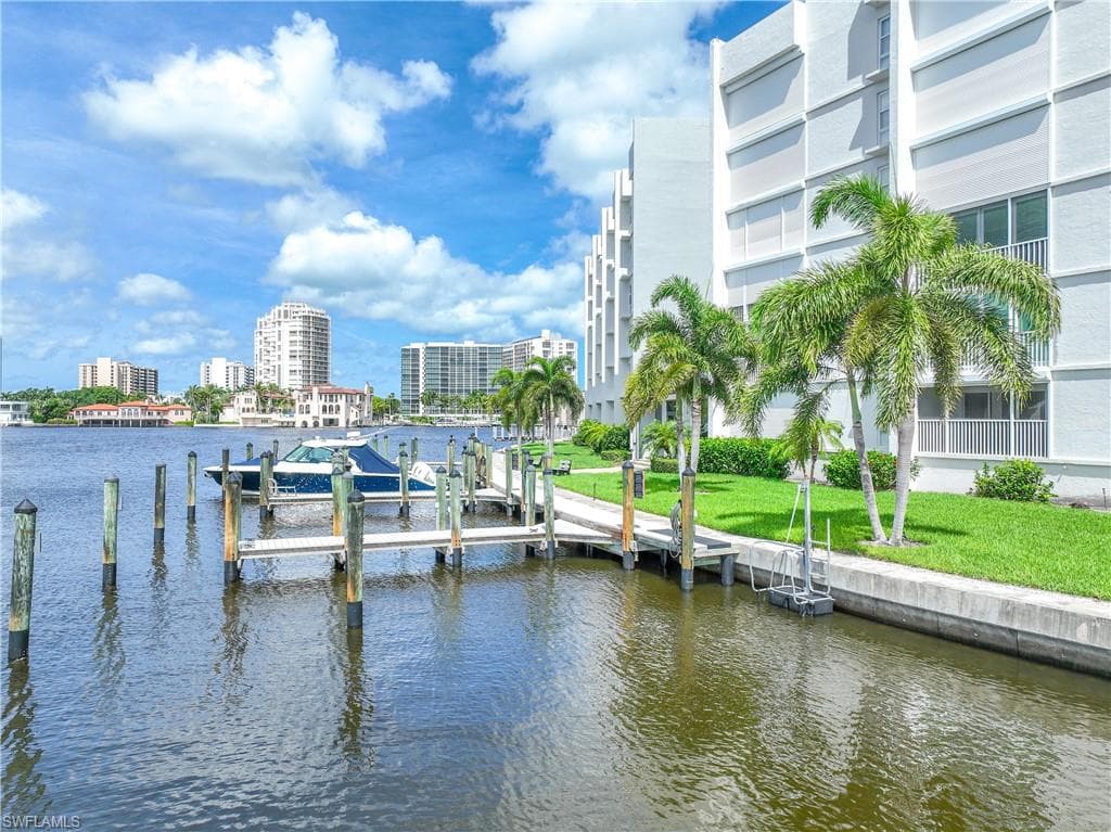 300 Park Shore Dr Pha6, Naples, FL 34103-35