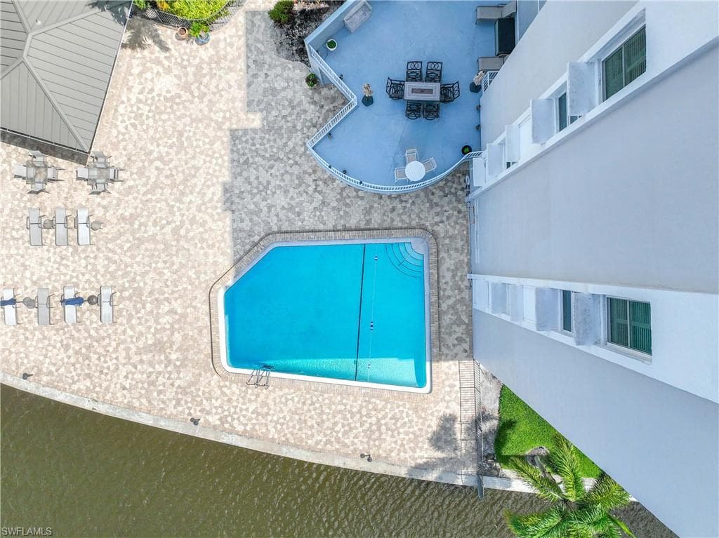 300 Park Shore Dr Pha6, Naples, FL 34103-36
