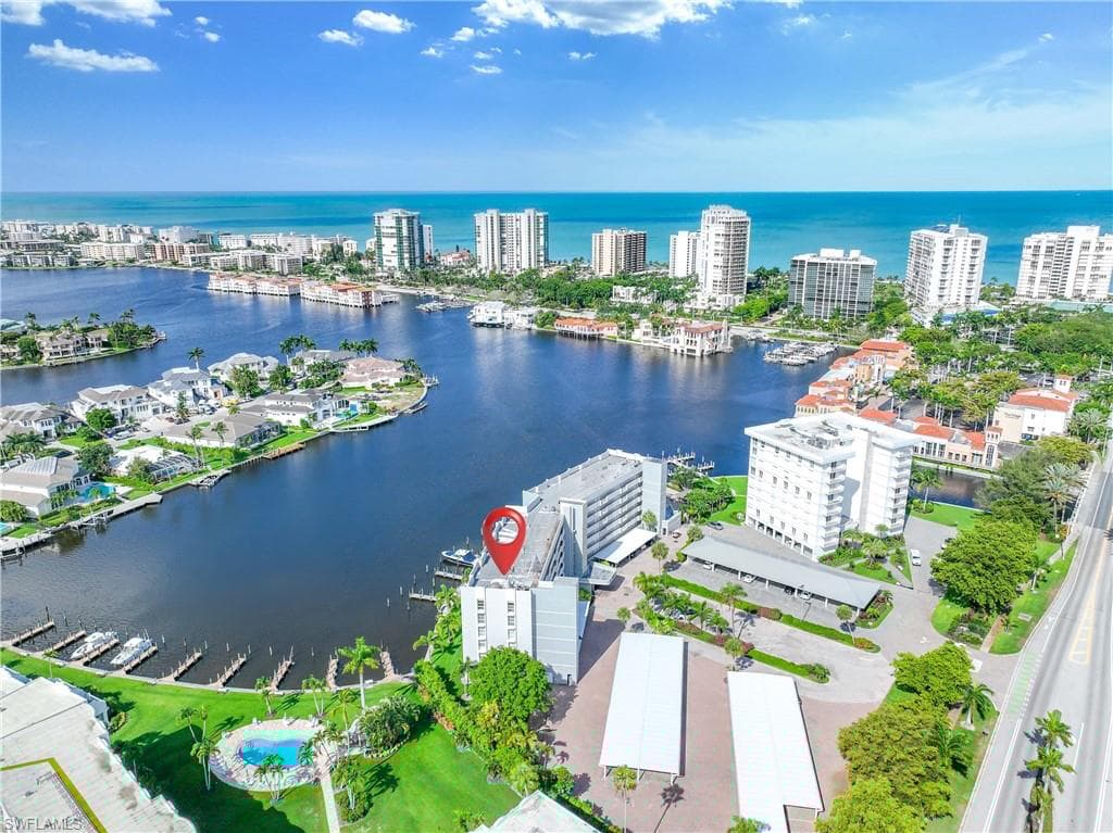 300 Park Shore Dr Pha6, Naples, FL 34103-41